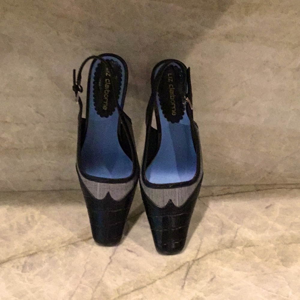 Women’s EUC Liz Claiborne Black Leather Upper and Black & Blue Plaid Accent 6M